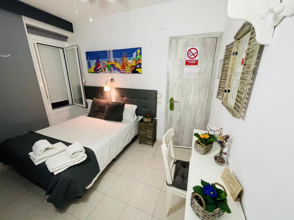 Hostal Lleida Barcelona Ngoại thất bức ảnh