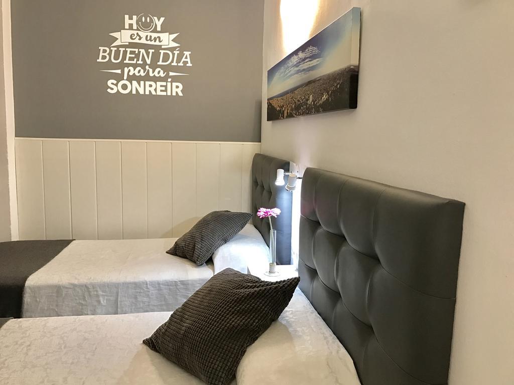 Hostal Lleida Barcelona Ngoại thất bức ảnh