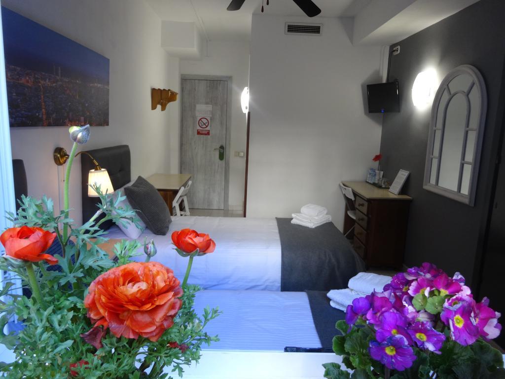 Hostal Lleida Barcelona Ngoại thất bức ảnh