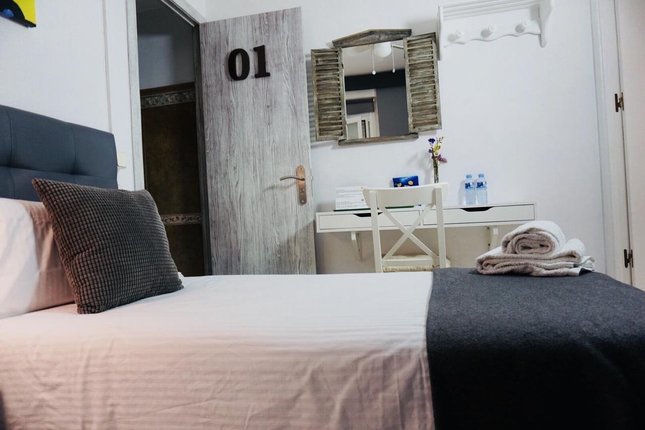 Hostal Lleida Barcelona Ngoại thất bức ảnh