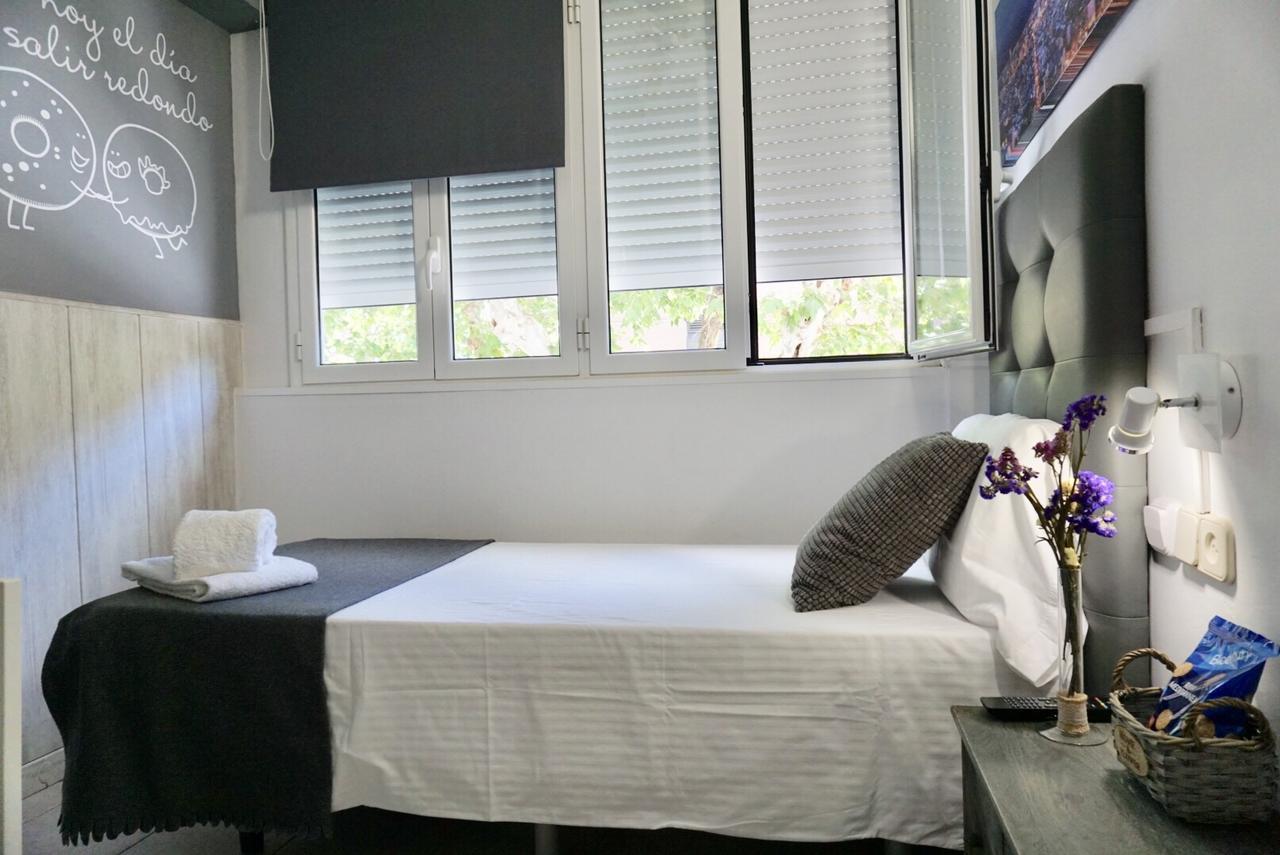 Hostal Lleida Barcelona Ngoại thất bức ảnh