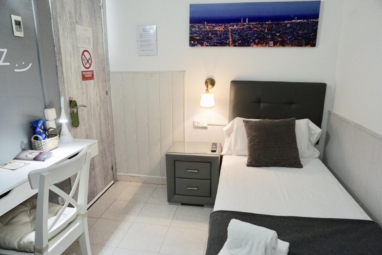 Hostal Lleida Barcelona Ngoại thất bức ảnh