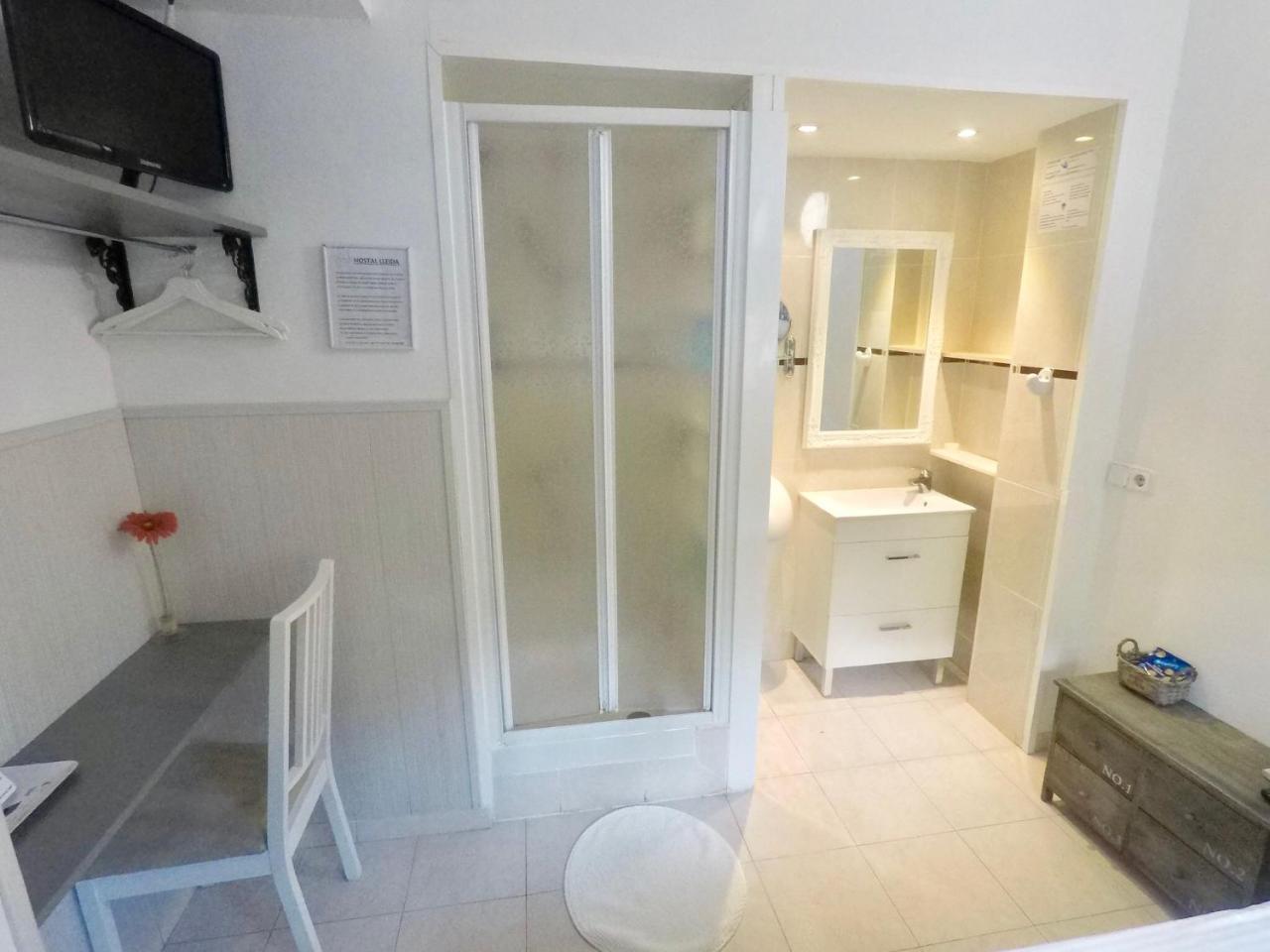 Hostal Lleida Barcelona Ngoại thất bức ảnh