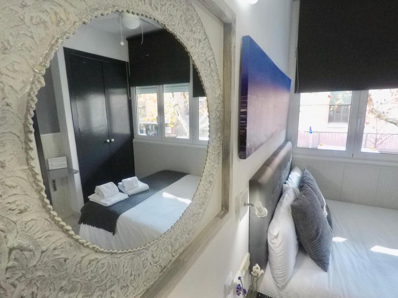 Hostal Lleida Barcelona Ngoại thất bức ảnh
