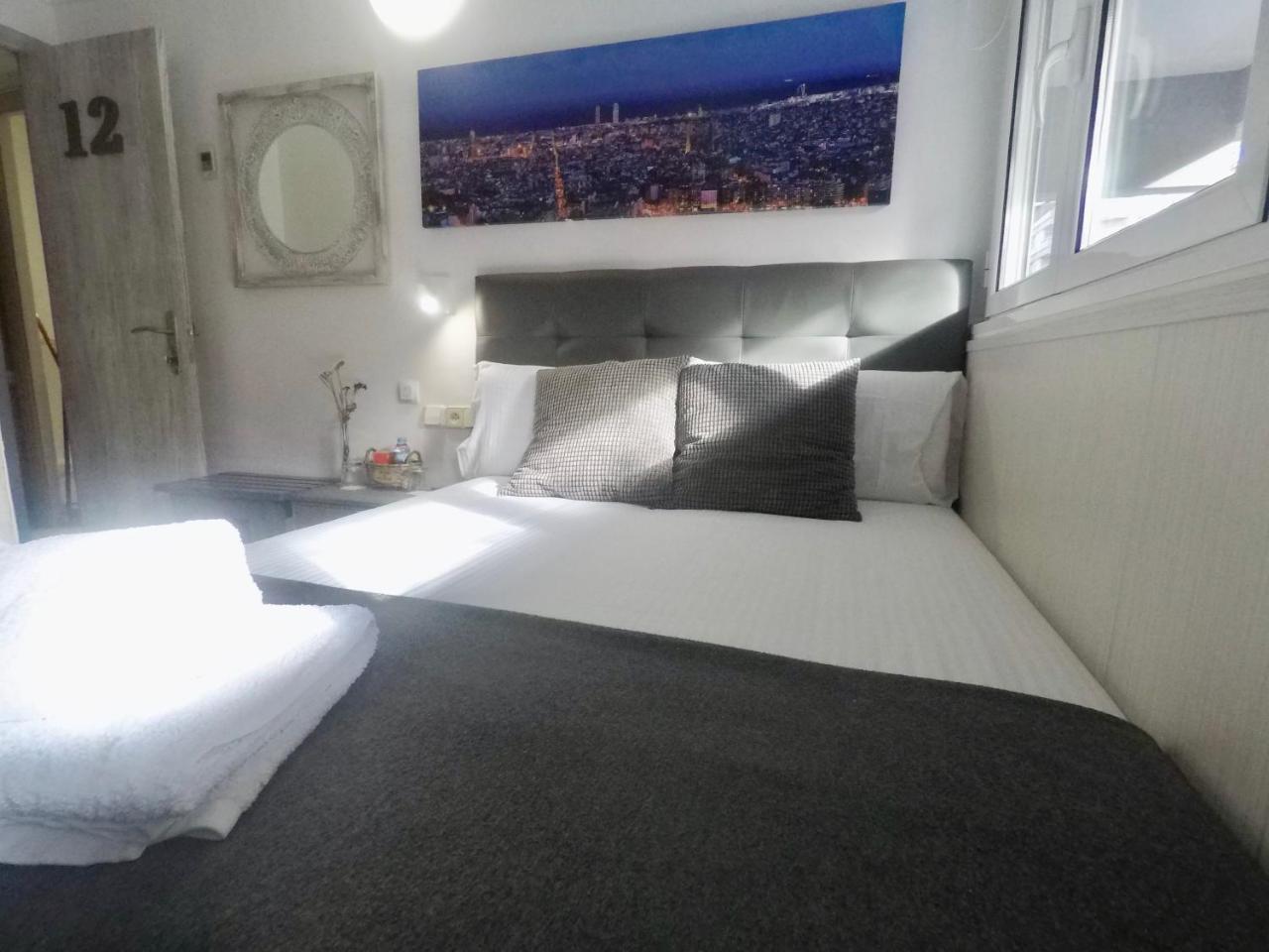 Hostal Lleida Barcelona Ngoại thất bức ảnh