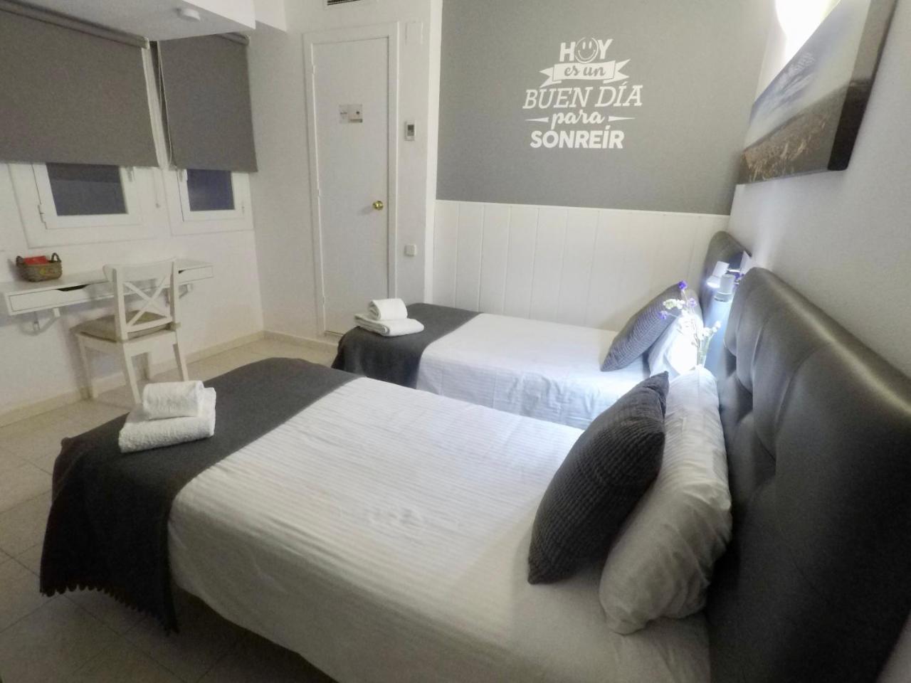 Hostal Lleida Barcelona Ngoại thất bức ảnh